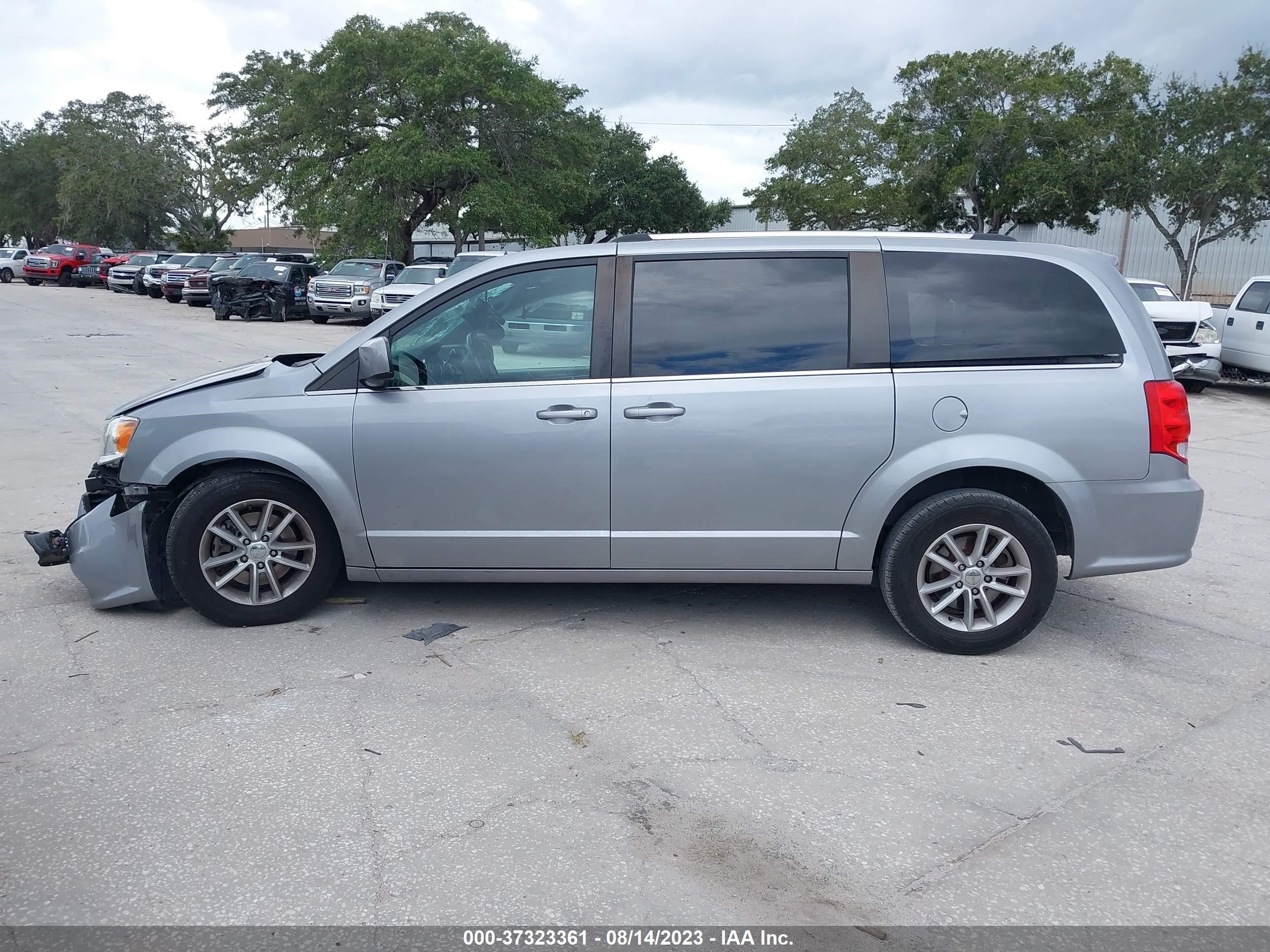 Photo 12 VIN: 2C4RDGCG1LR183769 - DODGE CARAVAN 