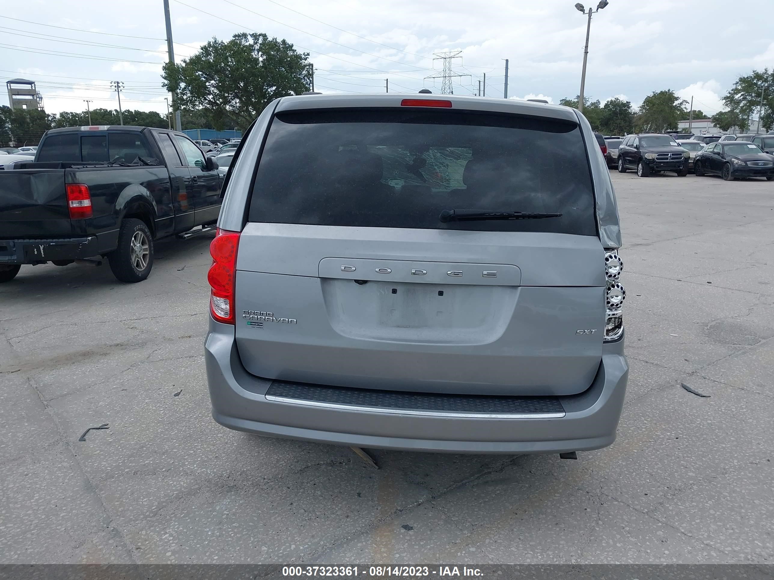 Photo 14 VIN: 2C4RDGCG1LR183769 - DODGE CARAVAN 