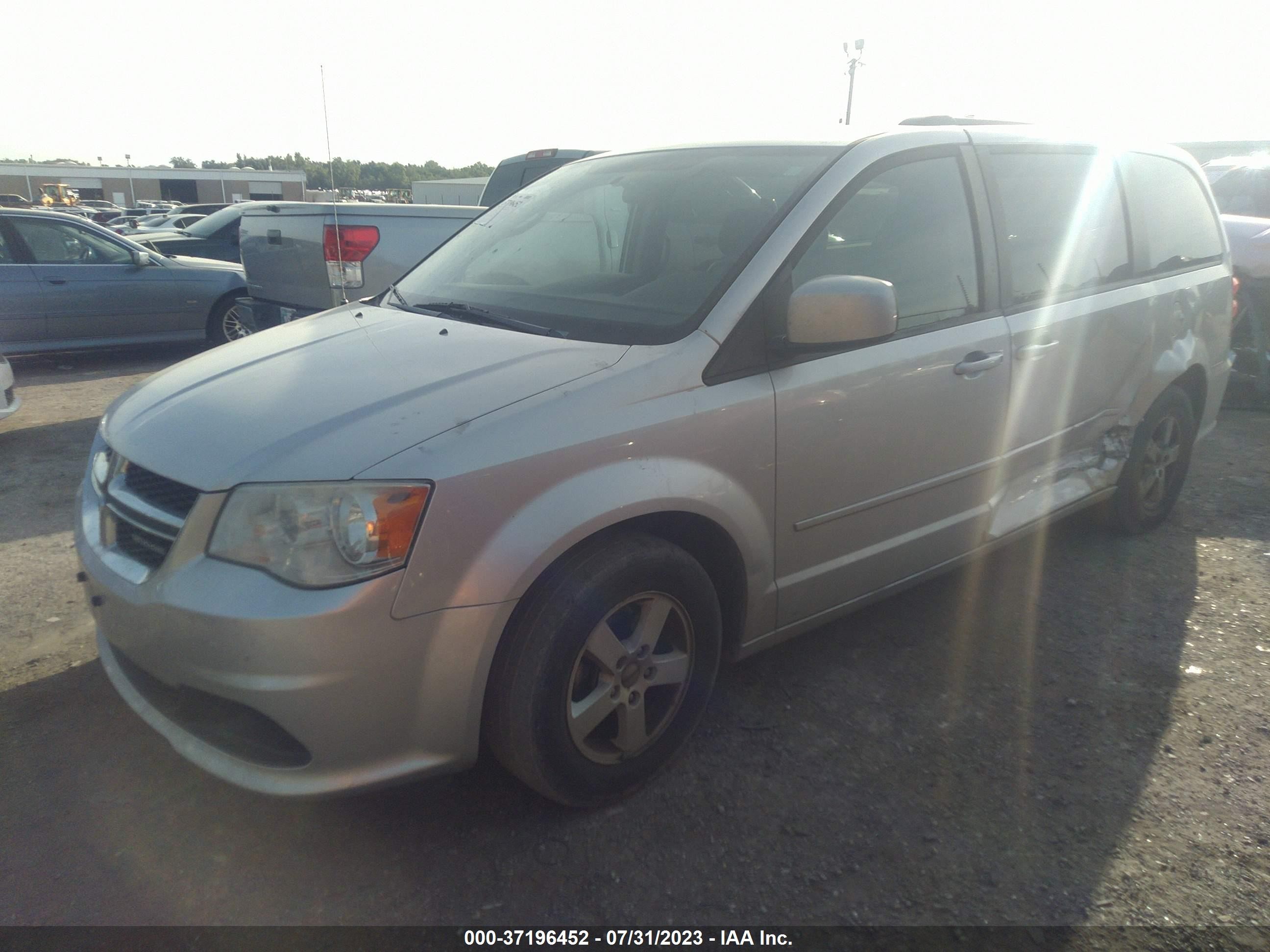 Photo 1 VIN: 2C4RDGCG2CR112063 - DODGE GRAND CARAVAN 