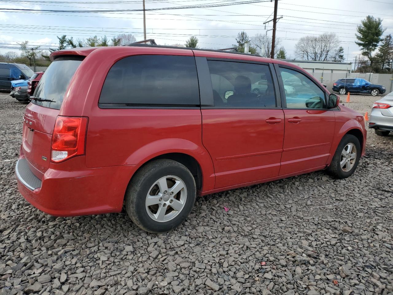 Photo 2 VIN: 2C4RDGCG2CR358403 - DODGE CARAVAN 