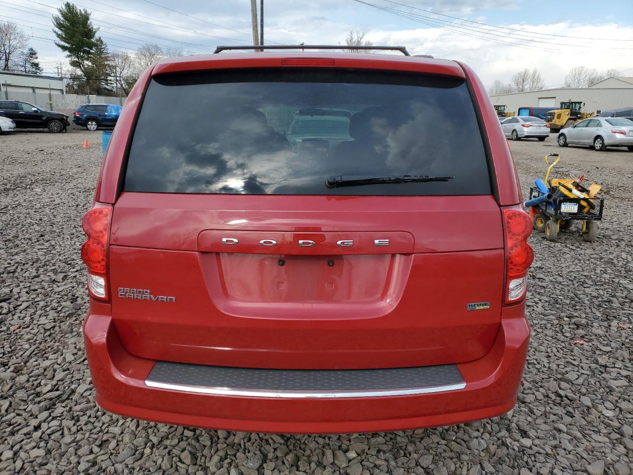 Photo 5 VIN: 2C4RDGCG2CR358403 - DODGE CARAVAN 