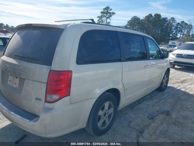 Photo 3 VIN: 2C4RDGCG2DR611611 - DODGE GRAND CARAVAN 