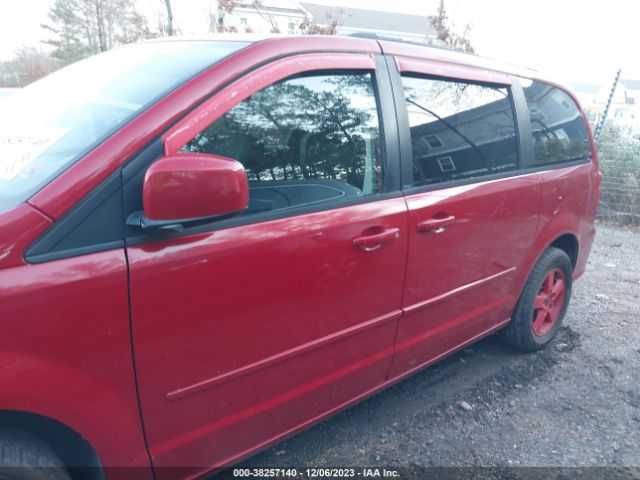 Photo 5 VIN: 2C4RDGCG2DR651140 - DODGE GRAND CARAVAN 