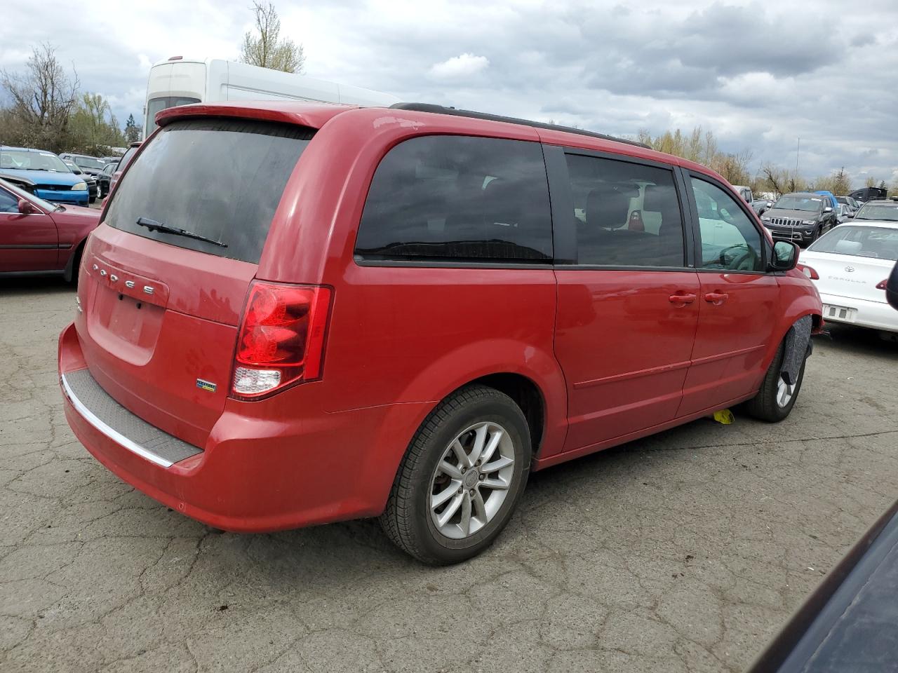 Photo 2 VIN: 2C4RDGCG2DR687040 - DODGE CARAVAN 