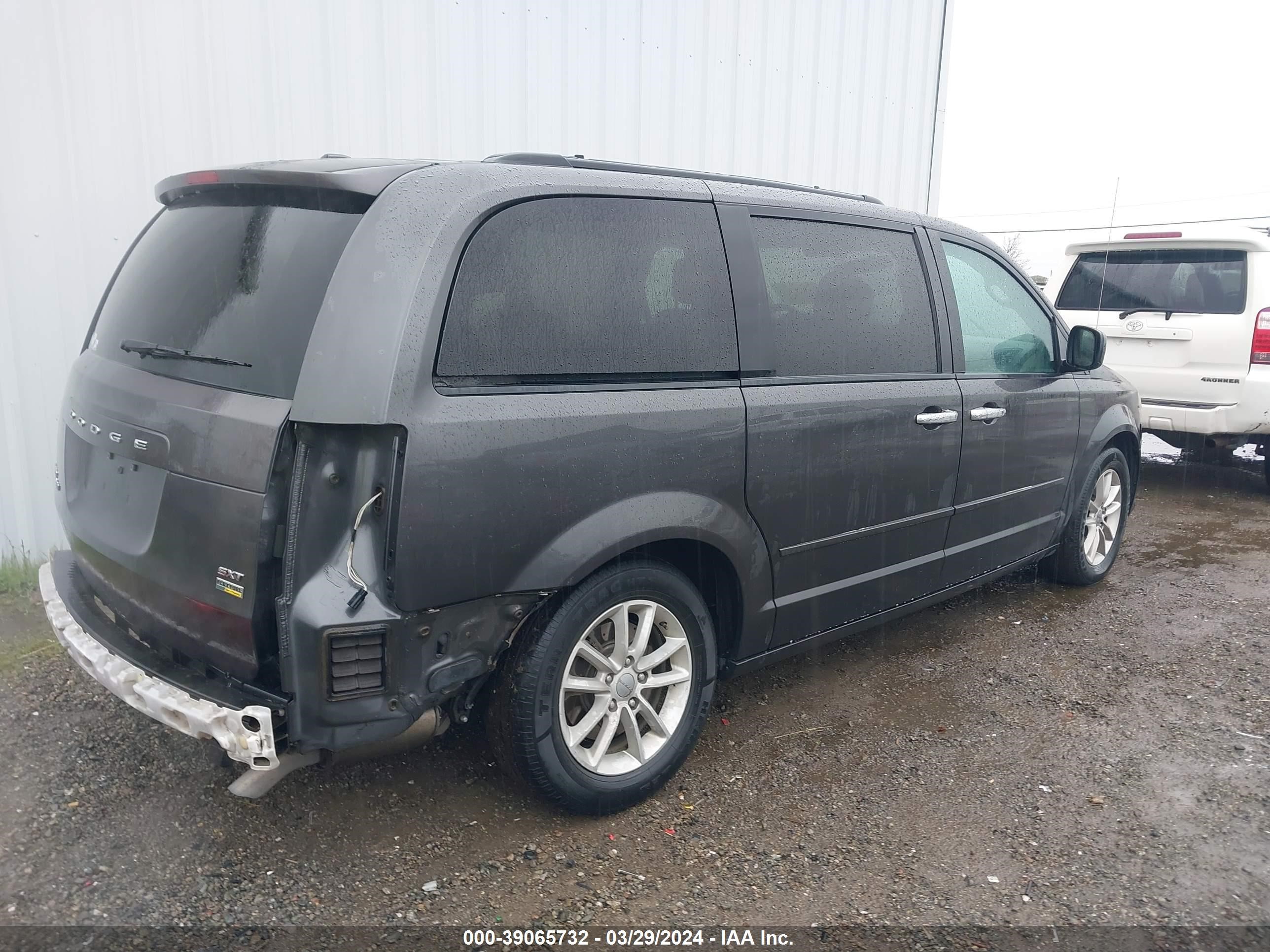 Photo 3 VIN: 2C4RDGCG2GR375272 - DODGE CARAVAN 