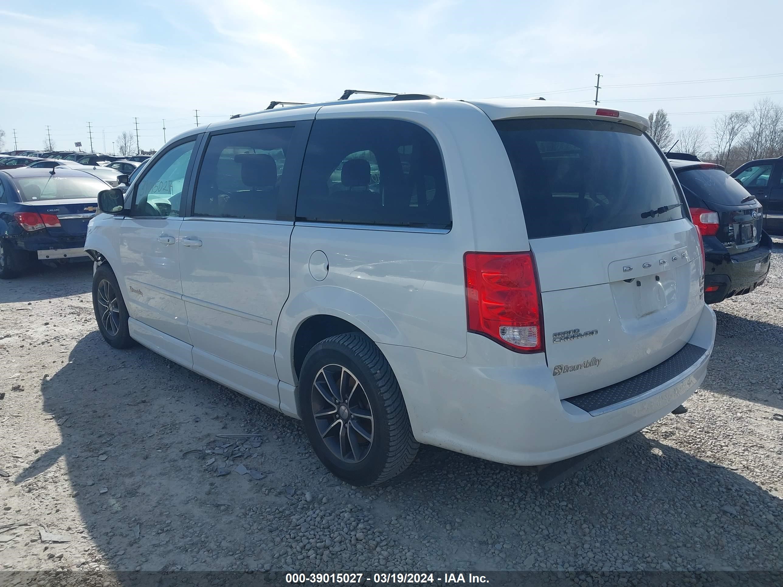 Photo 2 VIN: 2C4RDGCG2HR793042 - DODGE GRAND CARAVAN 