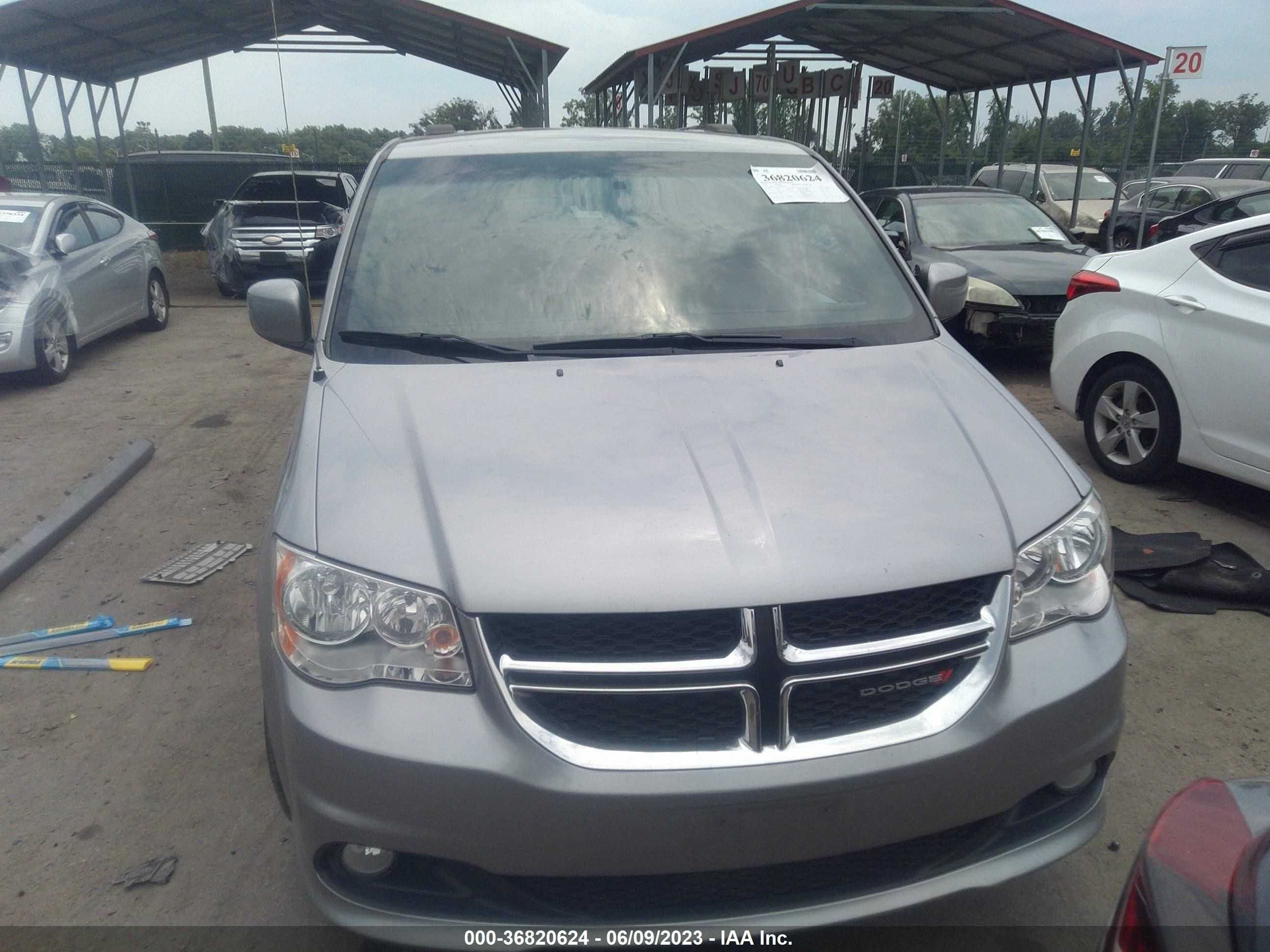 Photo 11 VIN: 2C4RDGCG2HR817825 - DODGE CARAVAN 