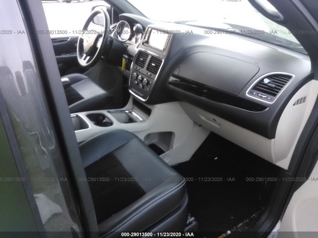 Photo 4 VIN: 2C4RDGCG2JR311708 - DODGE GRAND CARAVAN 