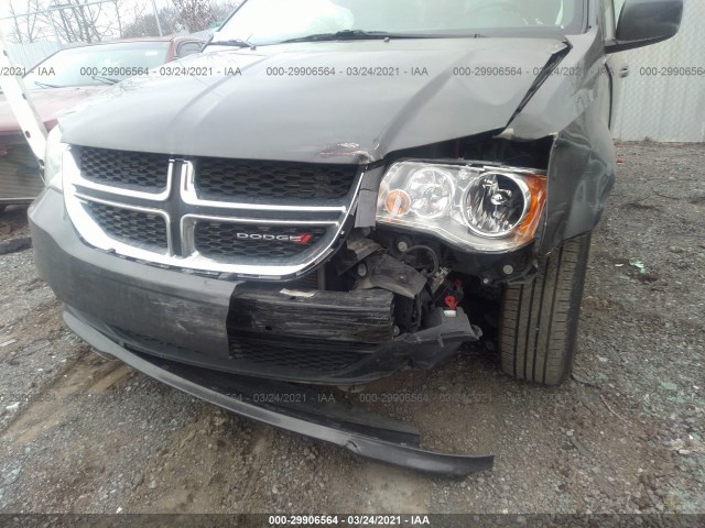 Photo 5 VIN: 2C4RDGCG2JR328749 - DODGE GRAND CARAVAN 