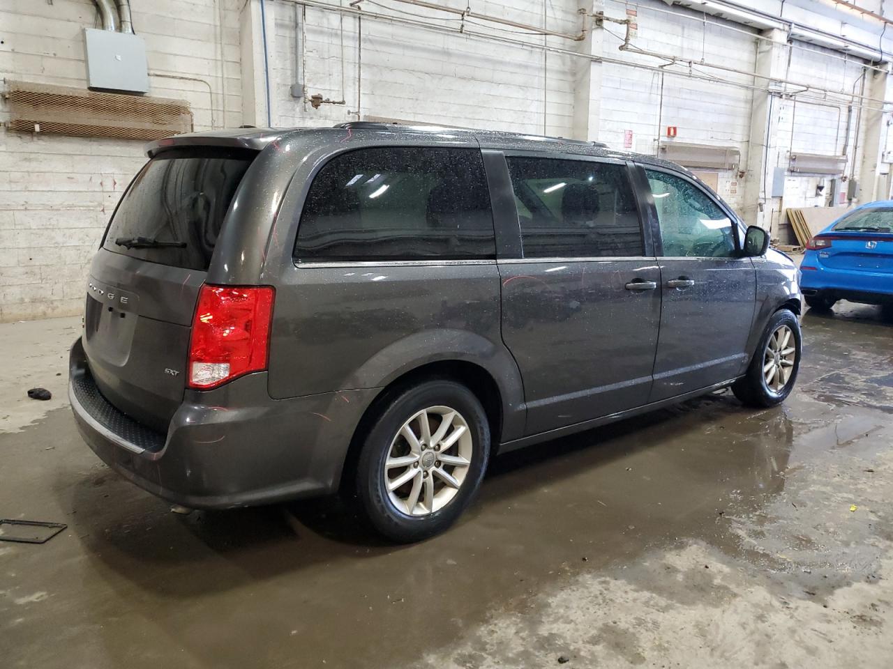 Photo 2 VIN: 2C4RDGCG2KR602355 - DODGE CARAVAN 