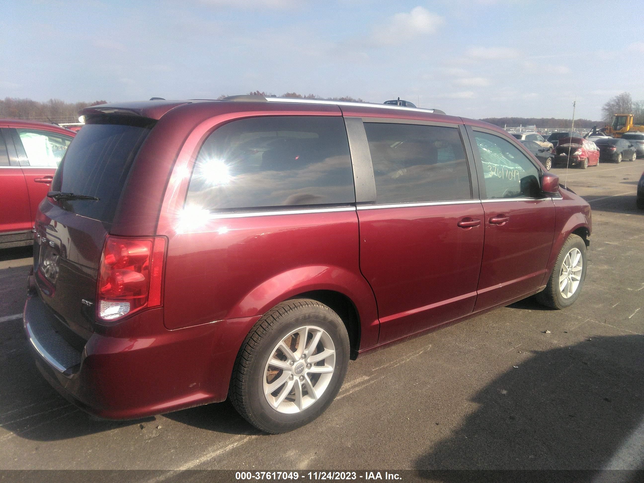 Photo 3 VIN: 2C4RDGCG2LR179343 - DODGE CARAVAN 