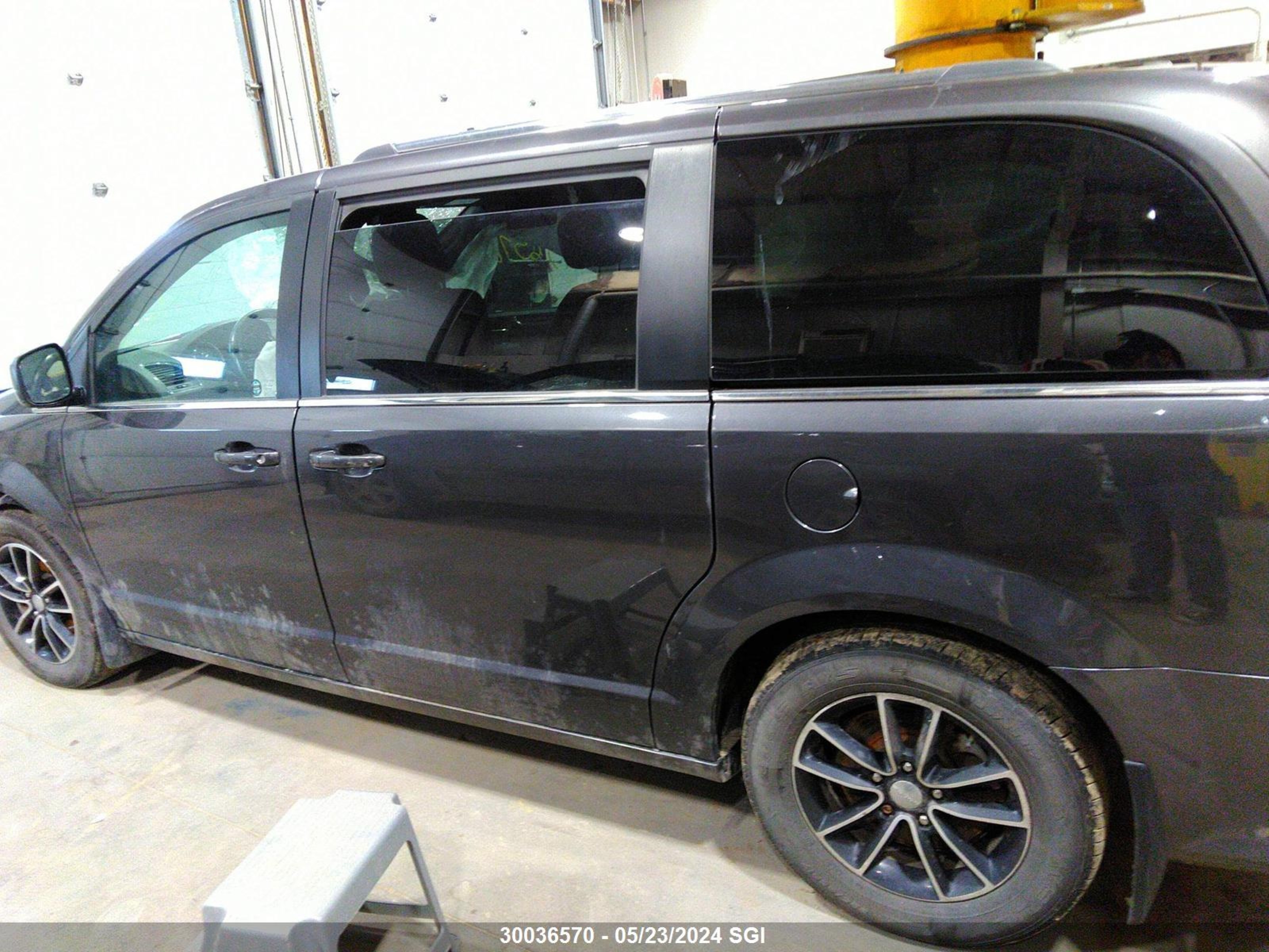 Photo 14 VIN: 2C4RDGCG2LR220828 - DODGE CARAVAN 