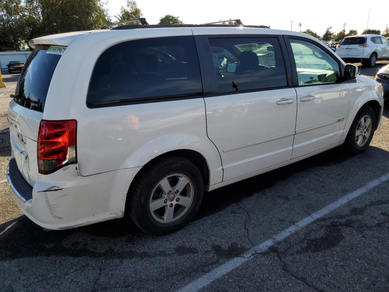 Photo 2 VIN: 2C4RDGCG3CR211751 - DODGE CARAVAN 