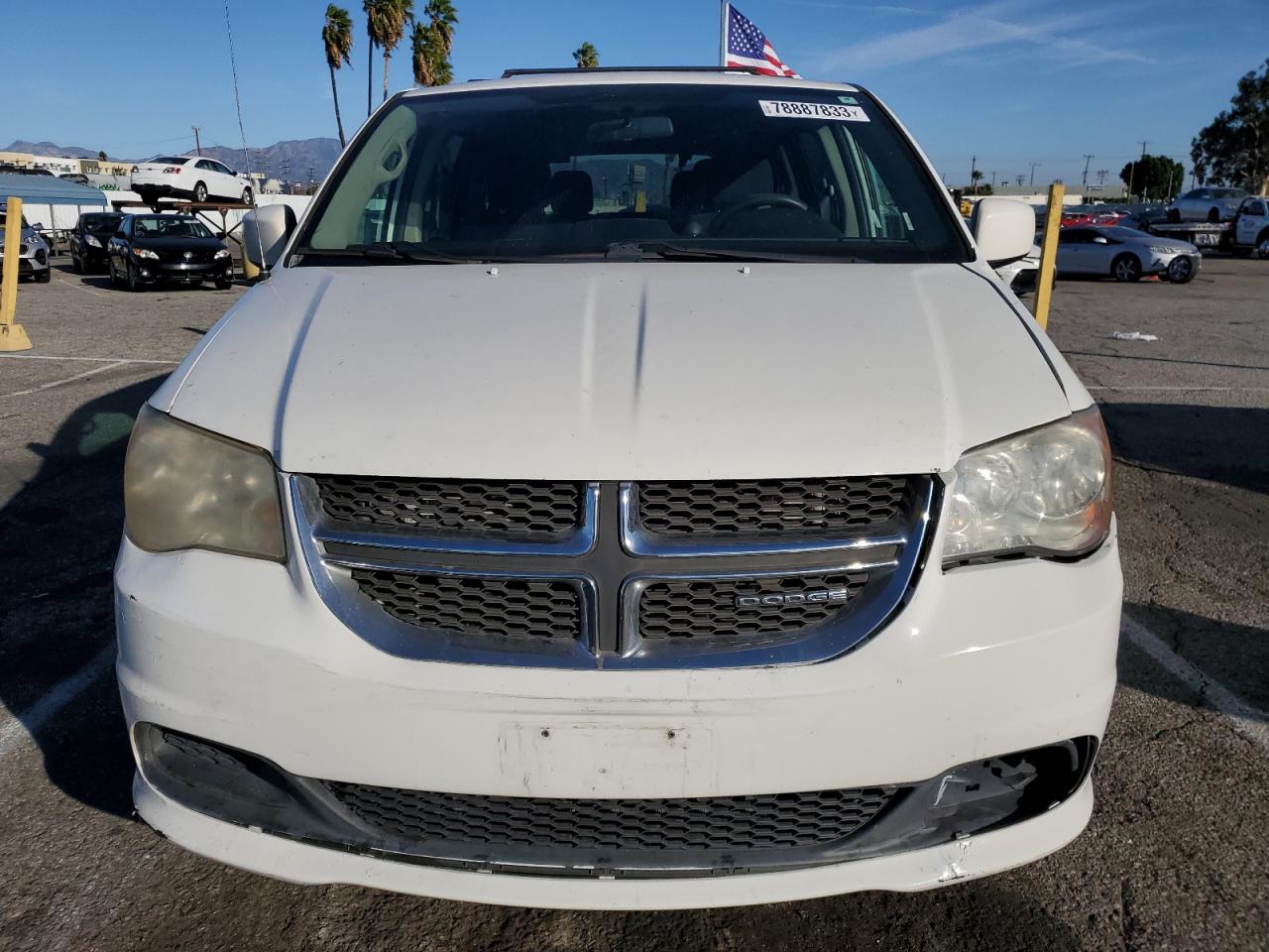 Photo 4 VIN: 2C4RDGCG3CR211751 - DODGE CARAVAN 