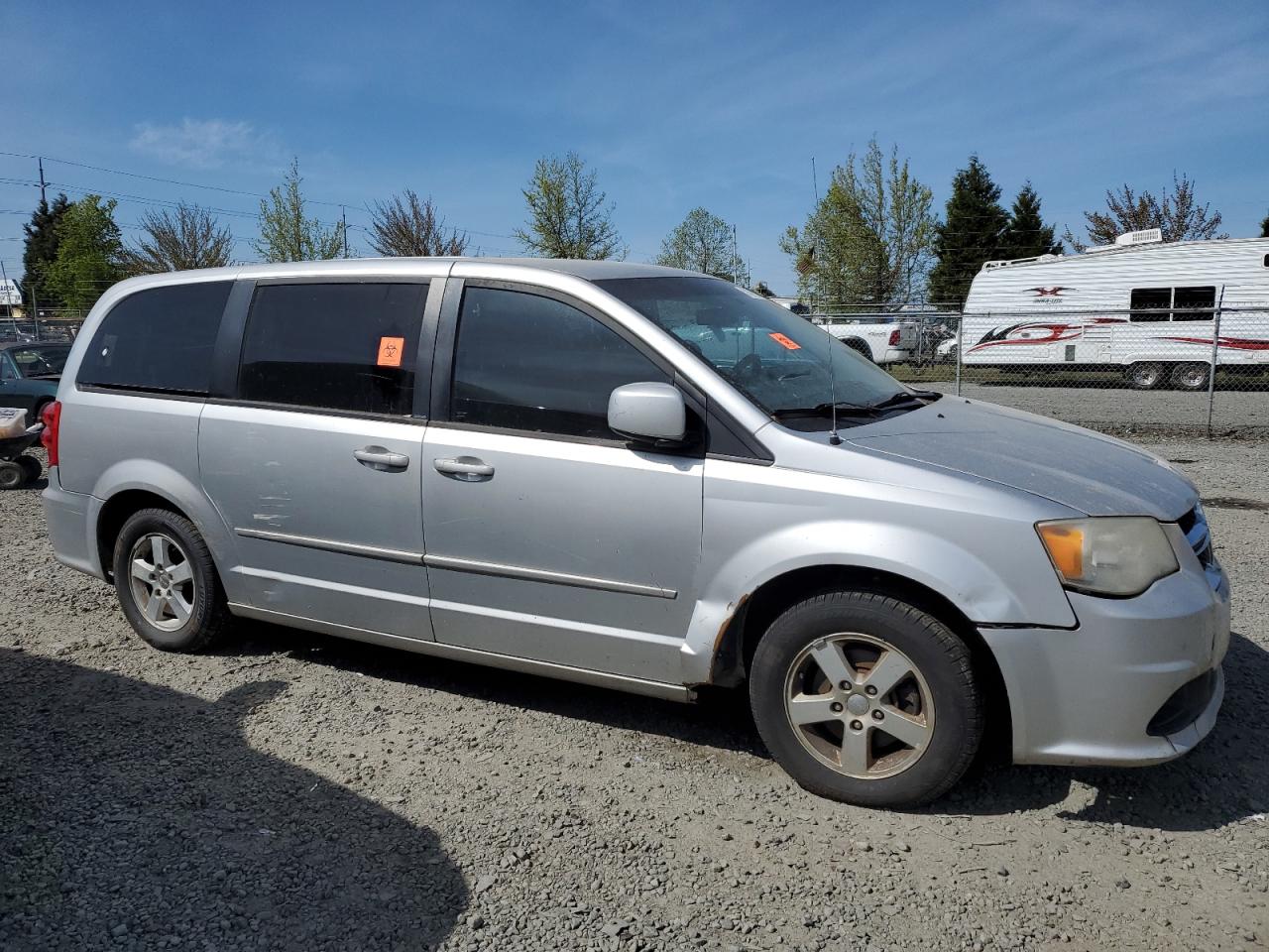 Photo 3 VIN: 2C4RDGCG3CR310019 - DODGE CARAVAN 