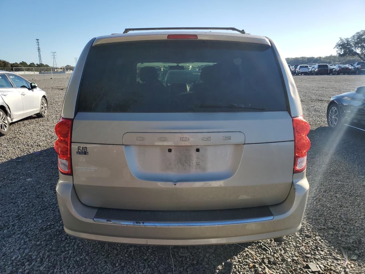 Photo 5 VIN: 2C4RDGCG3DR528446 - DODGE CARAVAN 