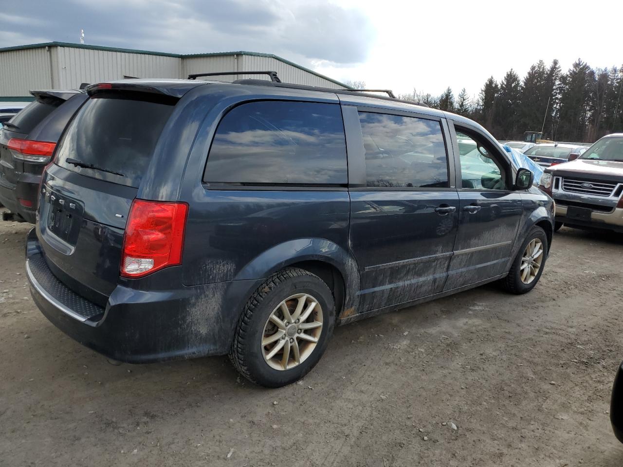 Photo 2 VIN: 2C4RDGCG3DR639871 - DODGE CARAVAN 