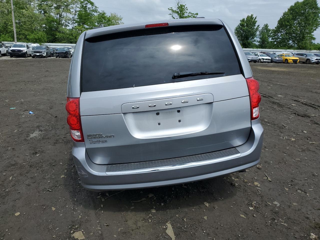 Photo 5 VIN: 2C4RDGCG3DR640261 - DODGE CARAVAN 