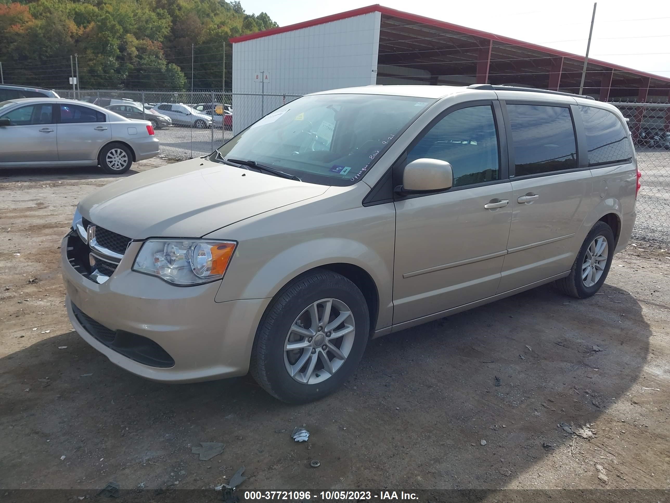 Photo 1 VIN: 2C4RDGCG3DR800915 - DODGE CARAVAN 