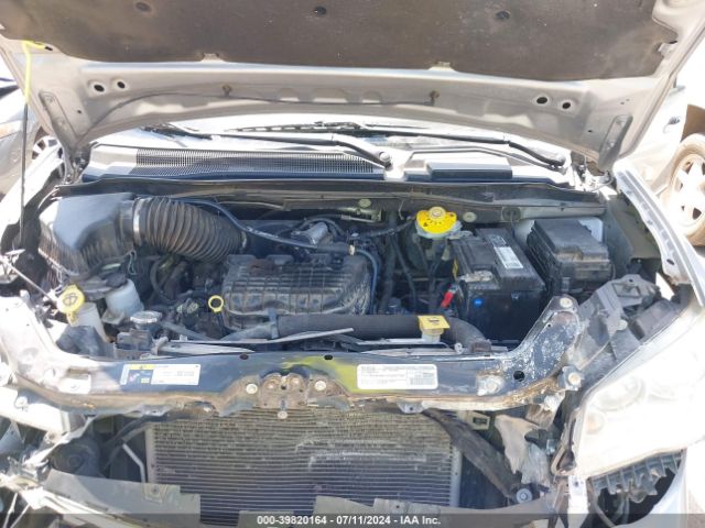 Photo 9 VIN: 2C4RDGCG3GR272507 - DODGE GRAND CARAVAN 