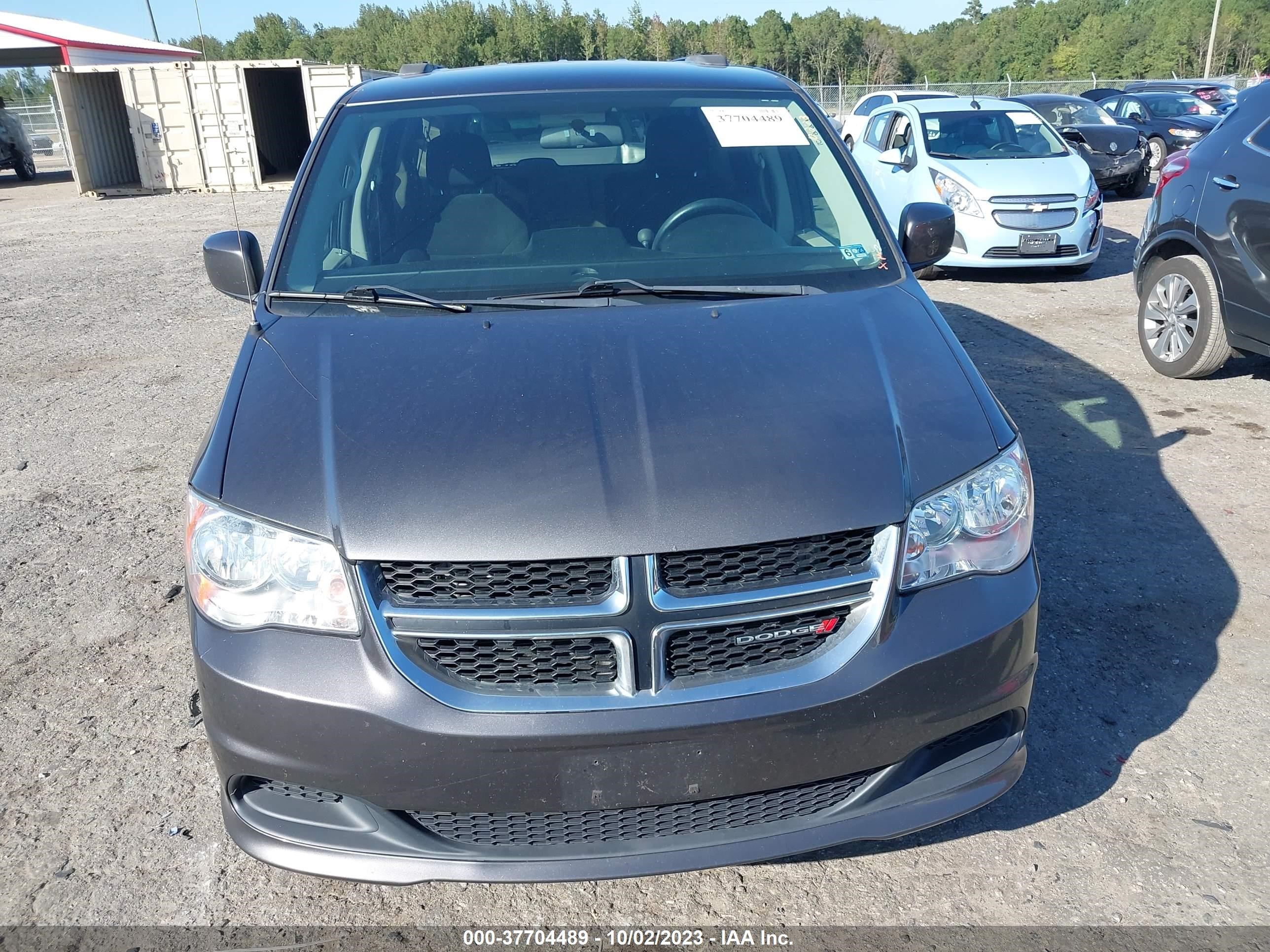 Photo 11 VIN: 2C4RDGCG3GR324217 - DODGE CARAVAN 