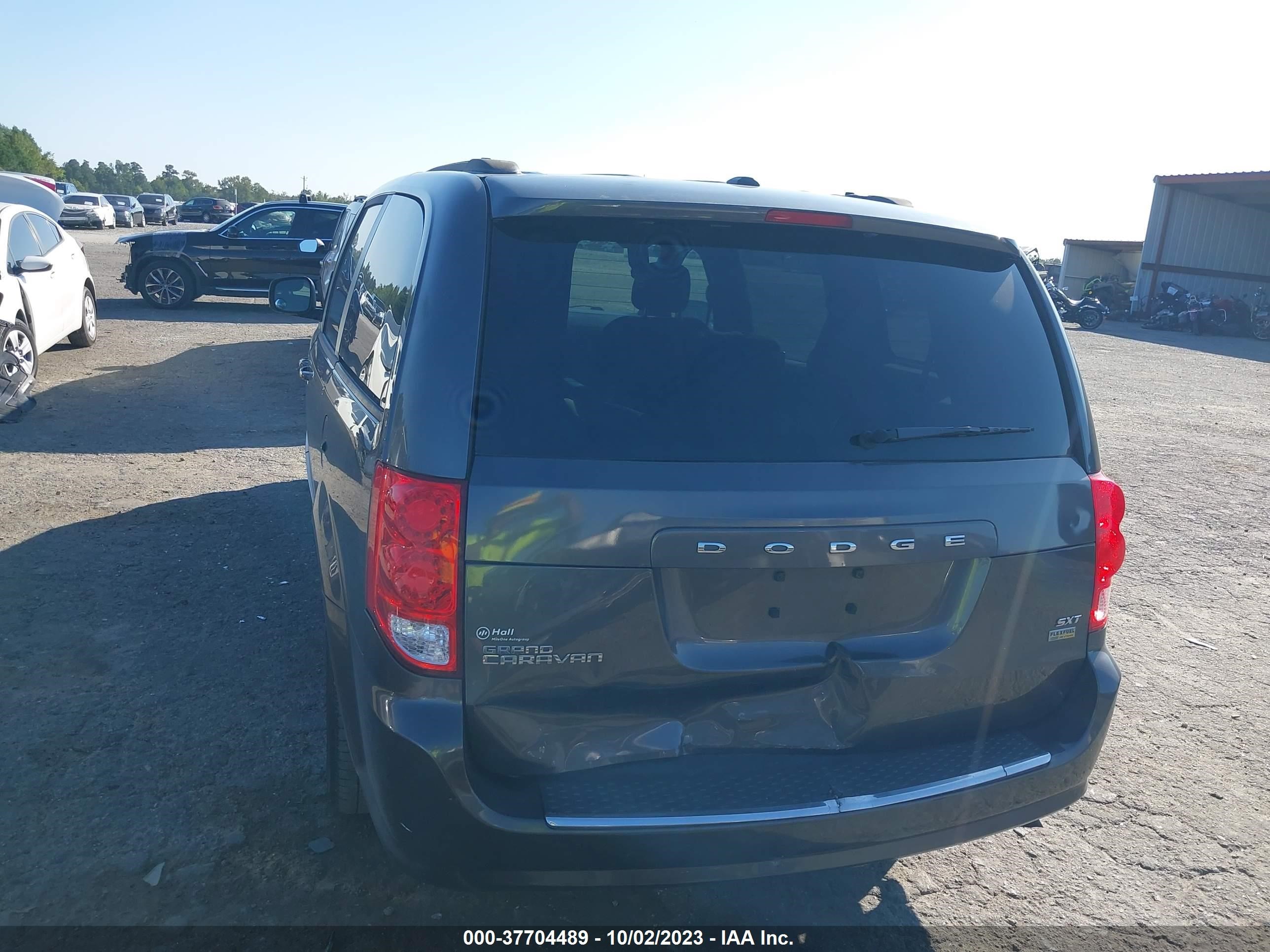 Photo 15 VIN: 2C4RDGCG3GR324217 - DODGE CARAVAN 