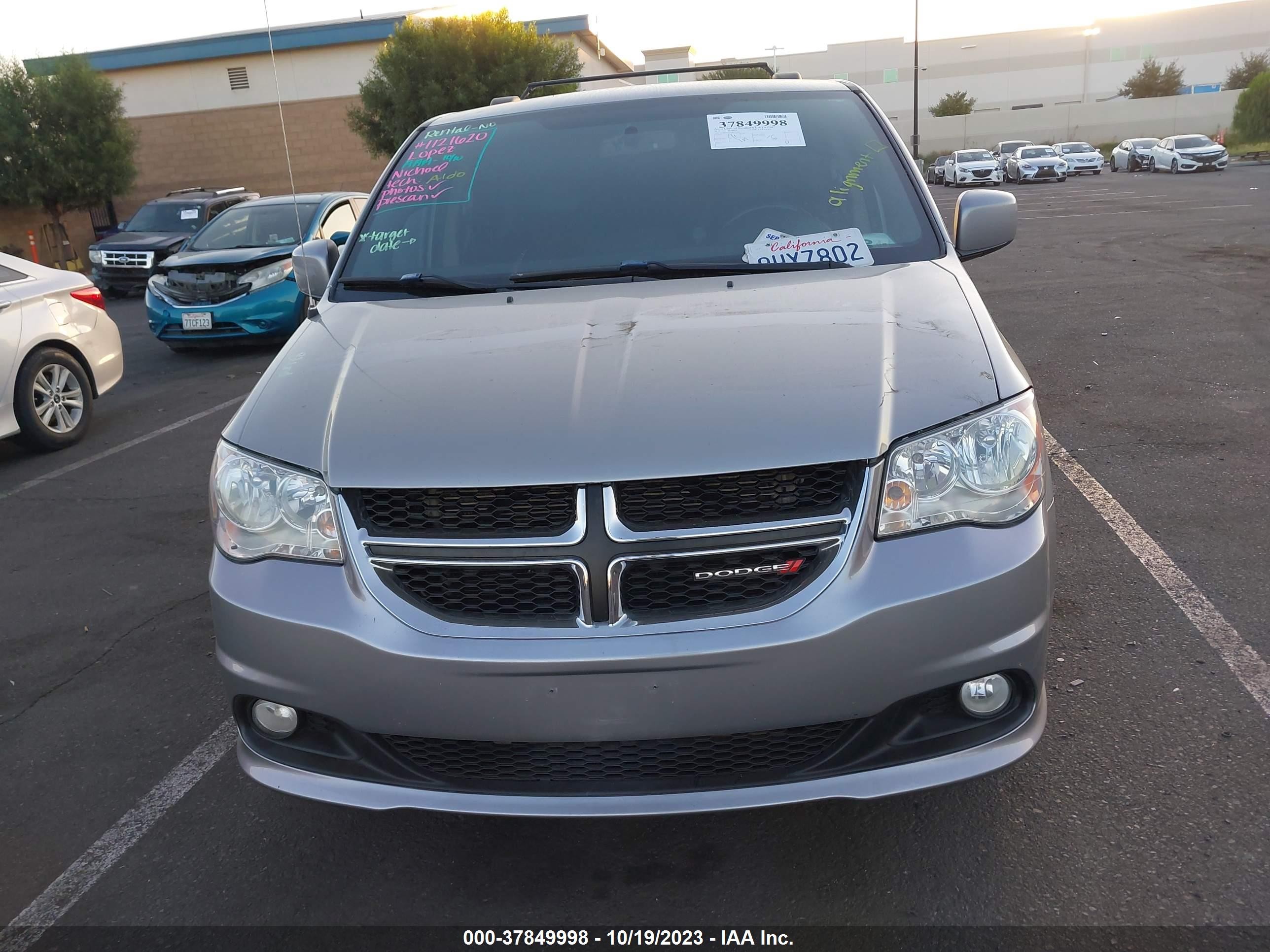 Photo 12 VIN: 2C4RDGCG3HR561162 - DODGE CARAVAN 