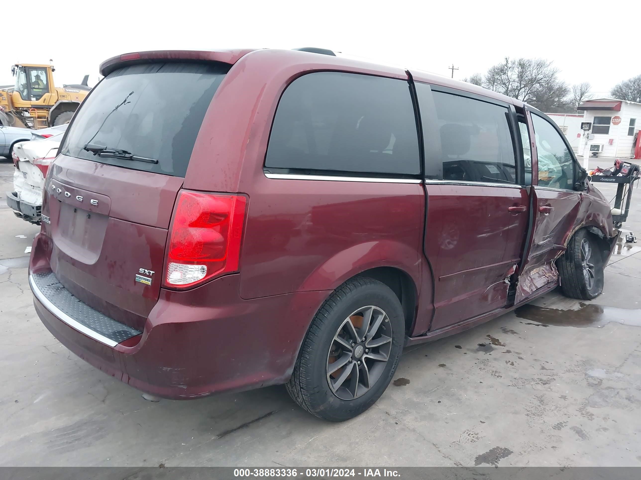 Photo 3 VIN: 2C4RDGCG3HR845164 - DODGE CARAVAN 