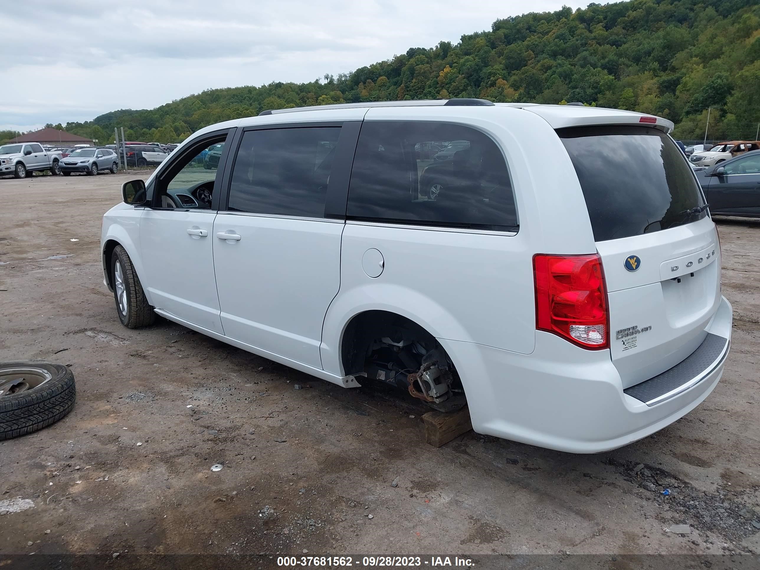 Photo 2 VIN: 2C4RDGCG3KR553134 - DODGE CARAVAN 