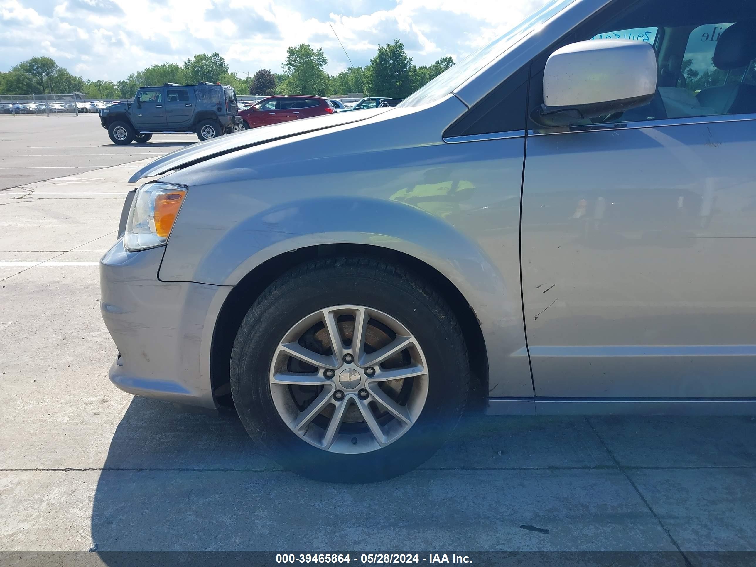 Photo 11 VIN: 2C4RDGCG3KR600999 - DODGE CARAVAN 