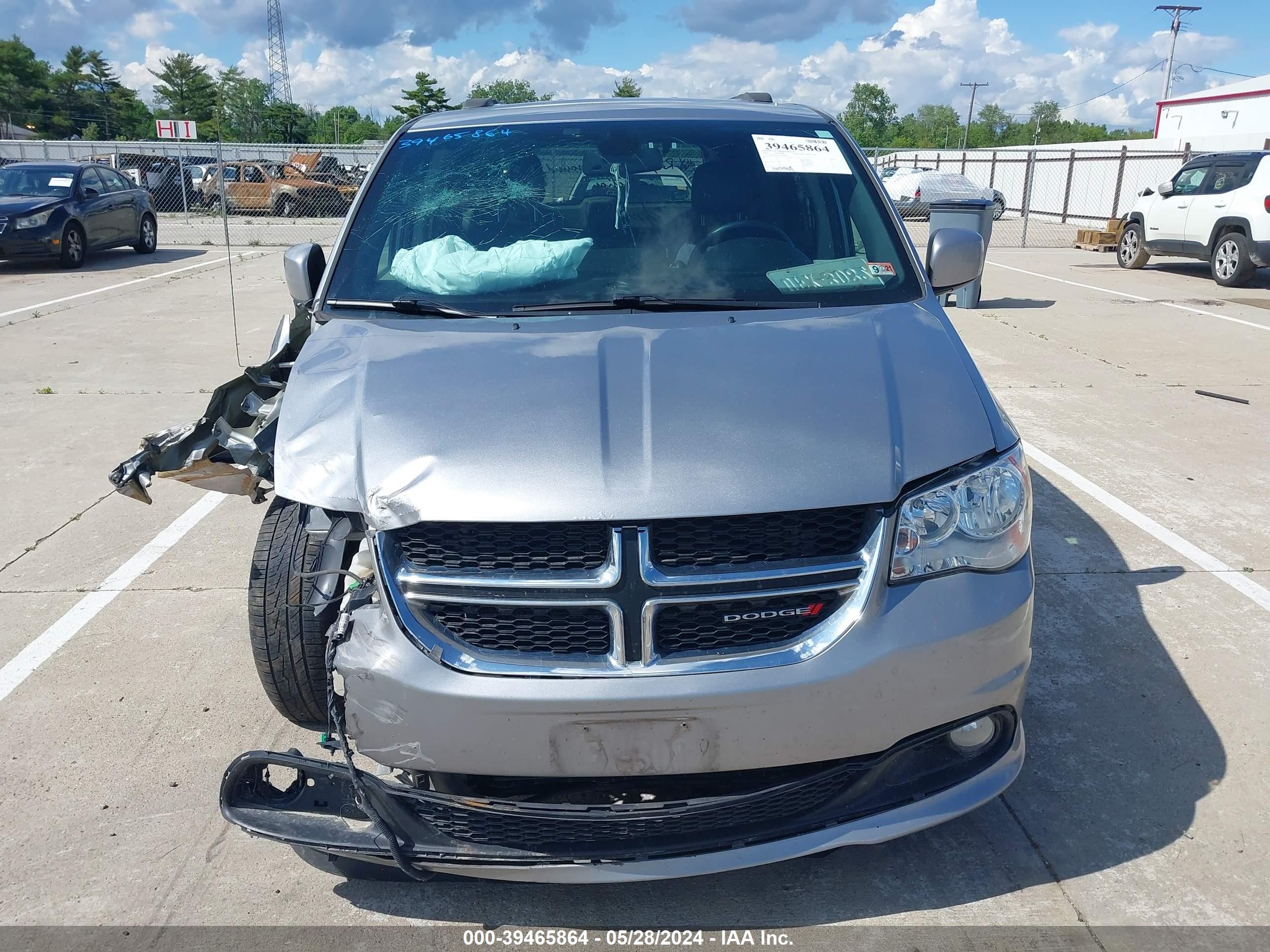 Photo 12 VIN: 2C4RDGCG3KR600999 - DODGE CARAVAN 