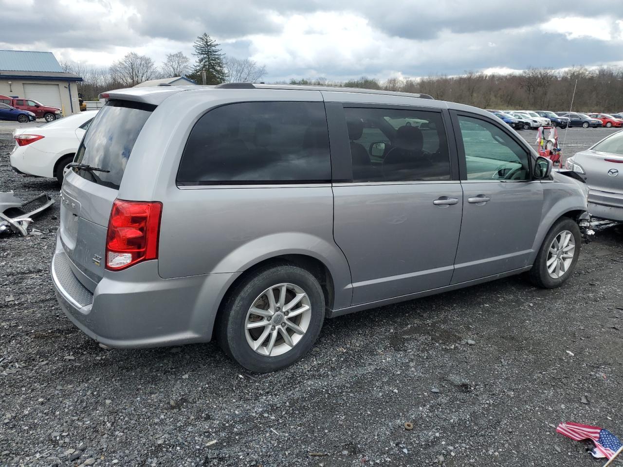 Photo 2 VIN: 2C4RDGCG3KR750479 - DODGE CARAVAN 