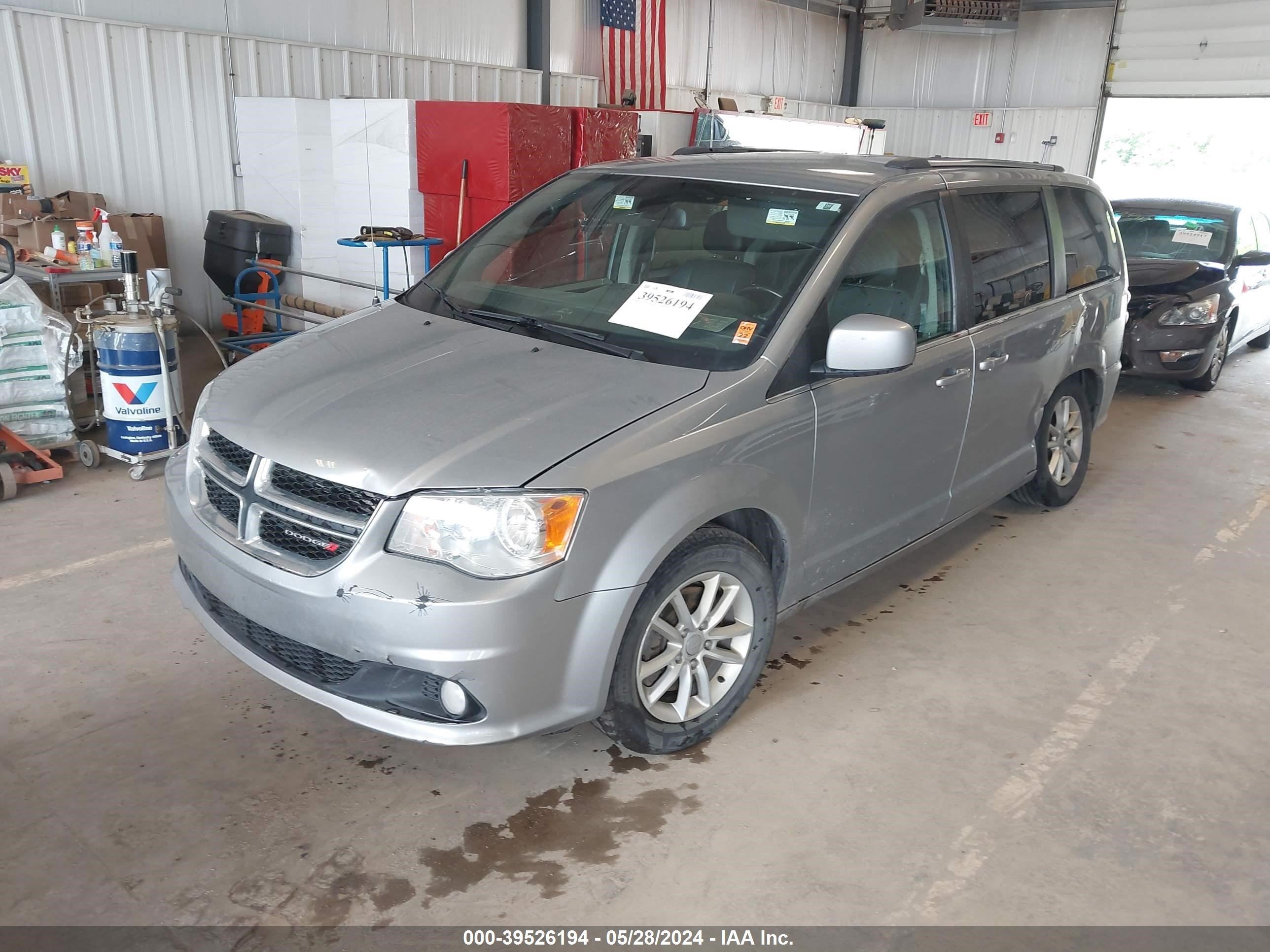 Photo 1 VIN: 2C4RDGCG3KR798063 - DODGE CARAVAN 