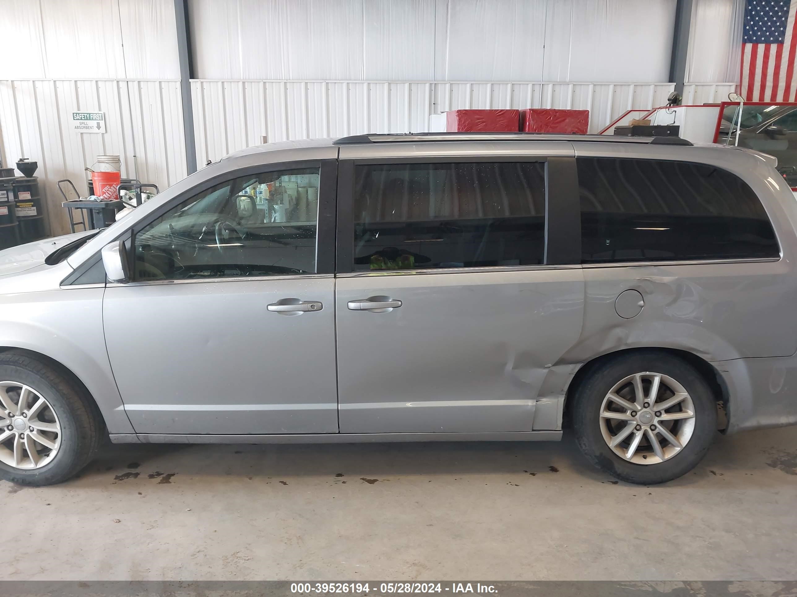 Photo 13 VIN: 2C4RDGCG3KR798063 - DODGE CARAVAN 