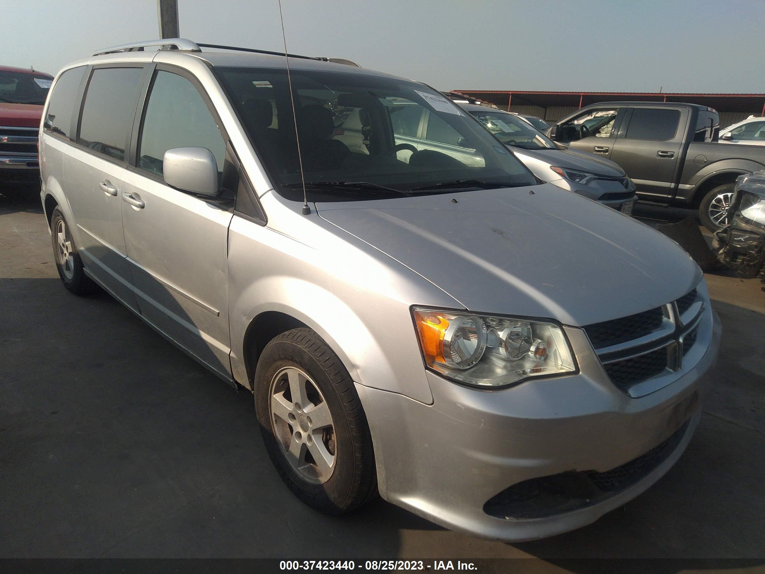 Photo 1 VIN: 2C4RDGCG4CR138504 - DODGE CARAVAN 