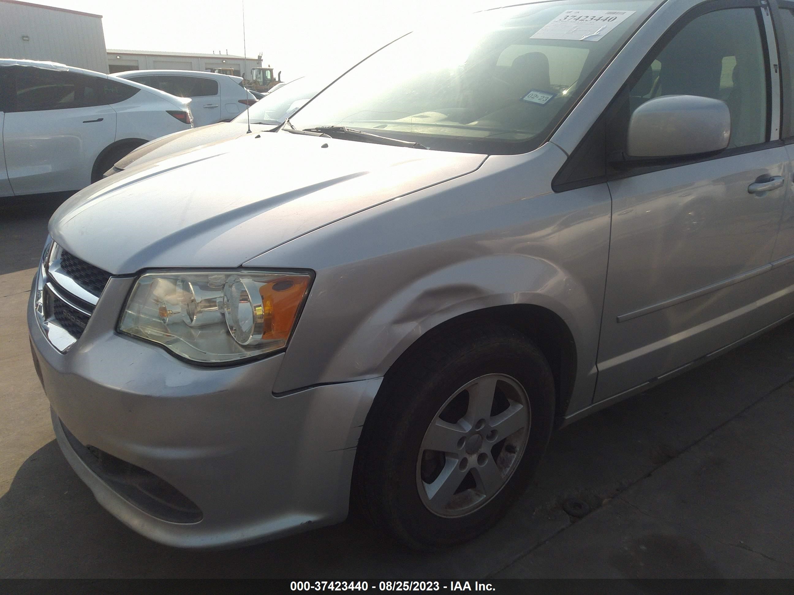 Photo 6 VIN: 2C4RDGCG4CR138504 - DODGE CARAVAN 