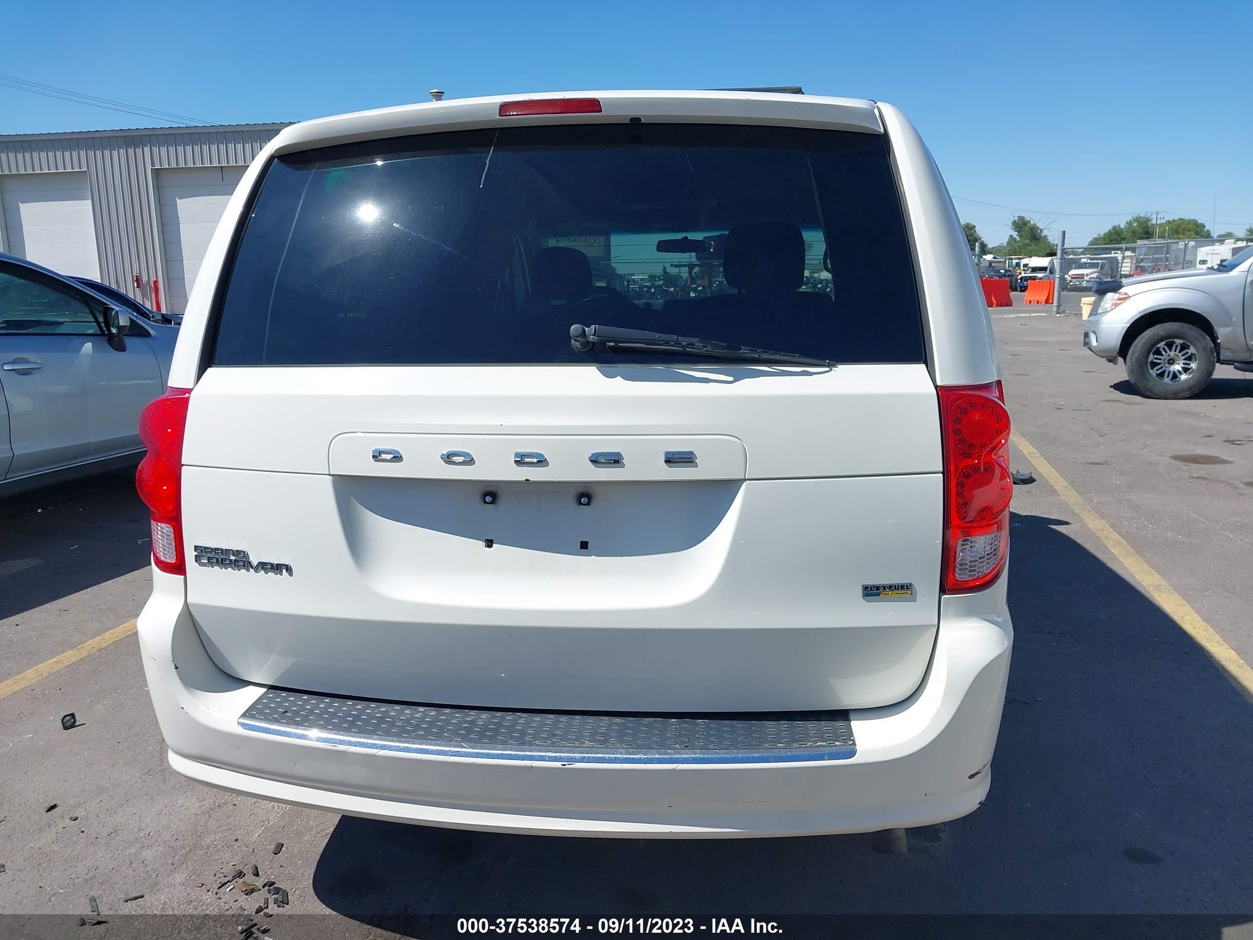 Photo 15 VIN: 2C4RDGCG4CR406192 - DODGE CARAVAN 