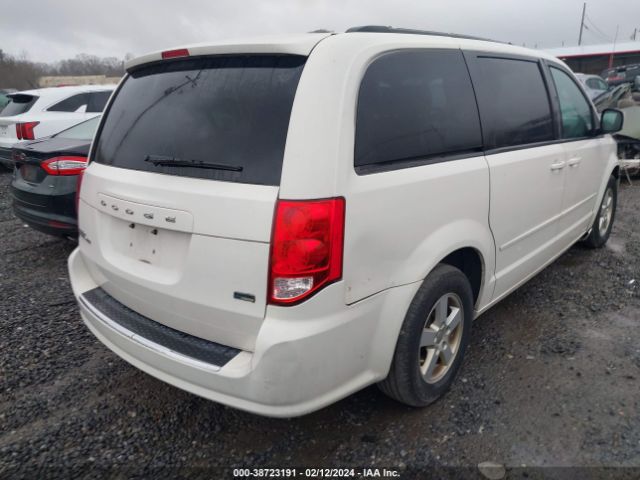 Photo 3 VIN: 2C4RDGCG4DR582810 - DODGE GRAND CARAVAN 