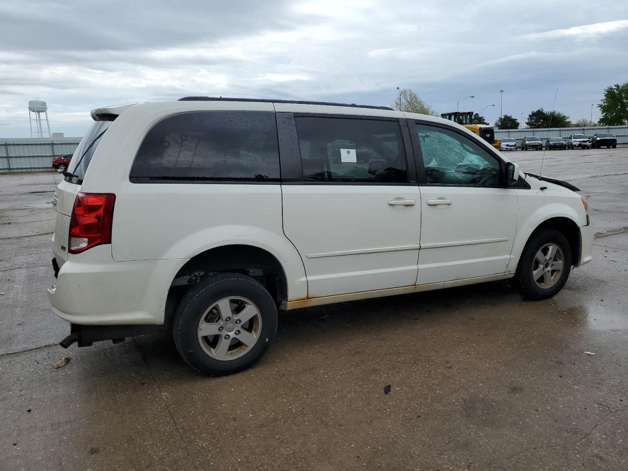 Photo 2 VIN: 2C4RDGCG4DR627129 - DODGE CARAVAN 