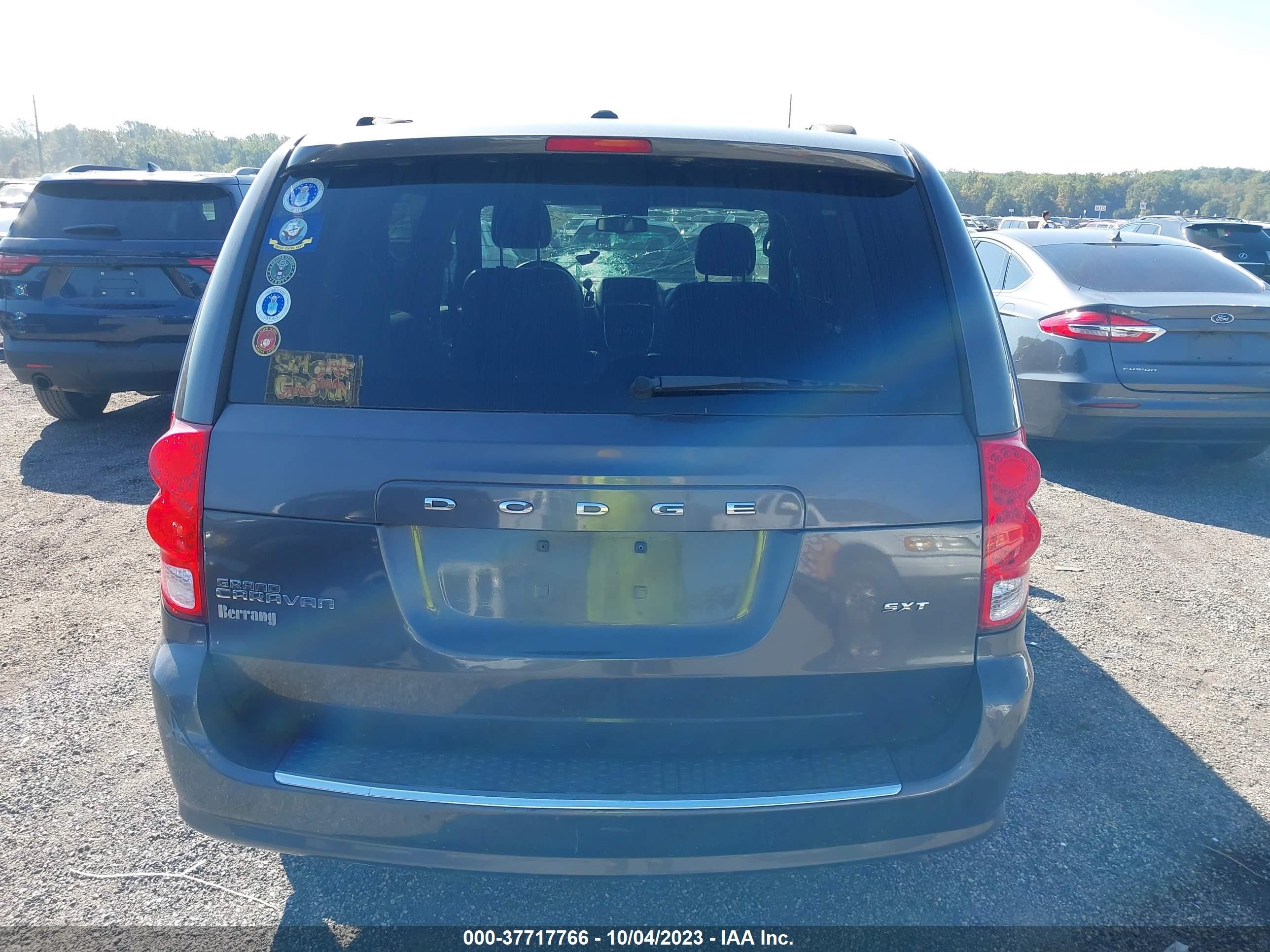 Photo 15 VIN: 2C4RDGCG4GR154868 - DODGE CARAVAN 