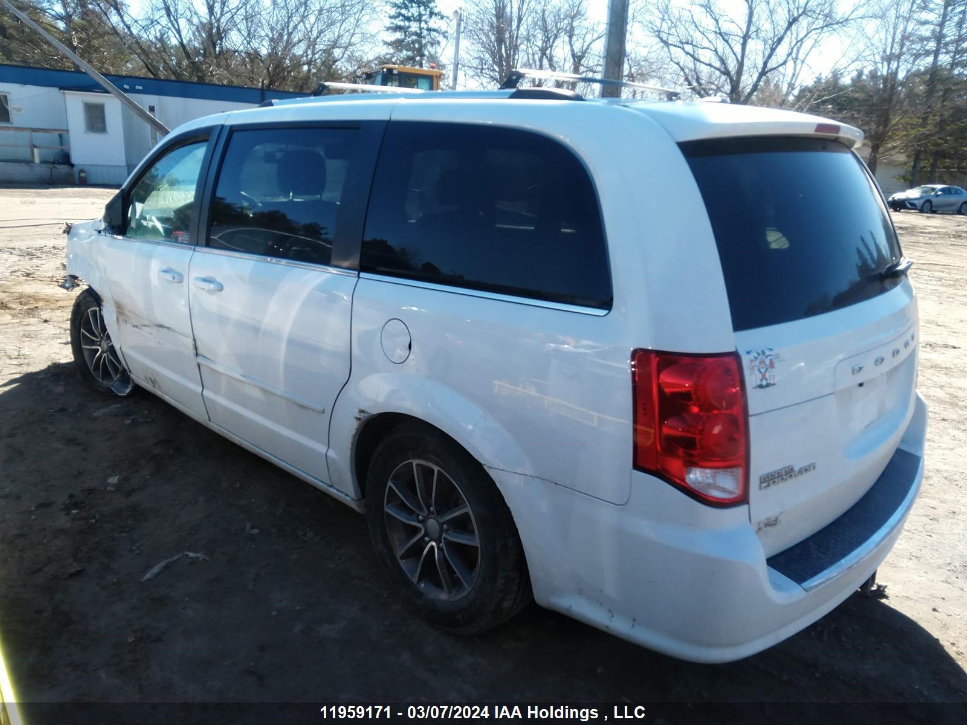 Photo 2 VIN: 2C4RDGCG4HR604567 - DODGE CARAVAN 