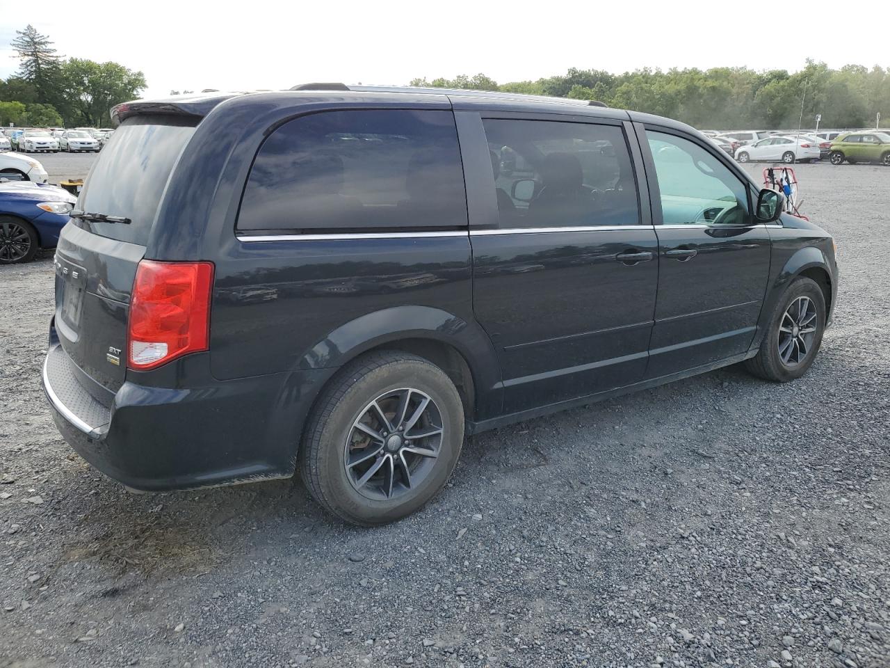 Photo 2 VIN: 2C4RDGCG4HR862796 - DODGE CARAVAN 