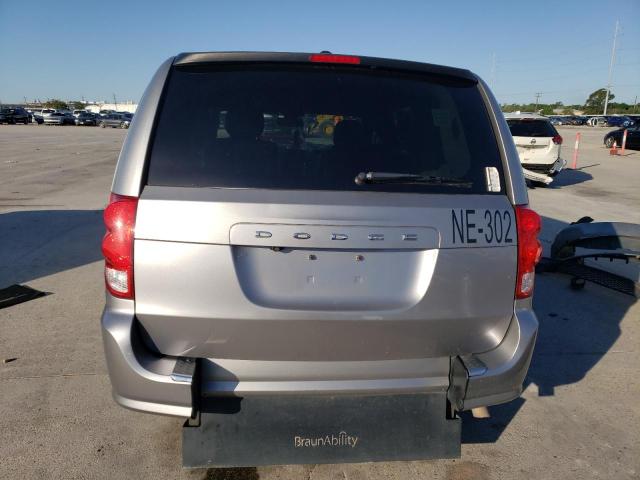 Photo 5 VIN: 2C4RDGCG4JR298945 - DODGE CARAVAN 