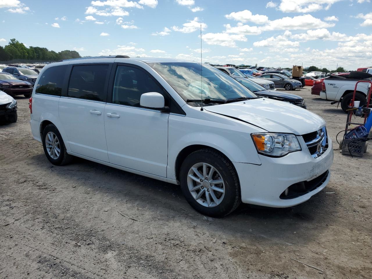 Photo 3 VIN: 2C4RDGCG4KR656207 - DODGE CARAVAN 