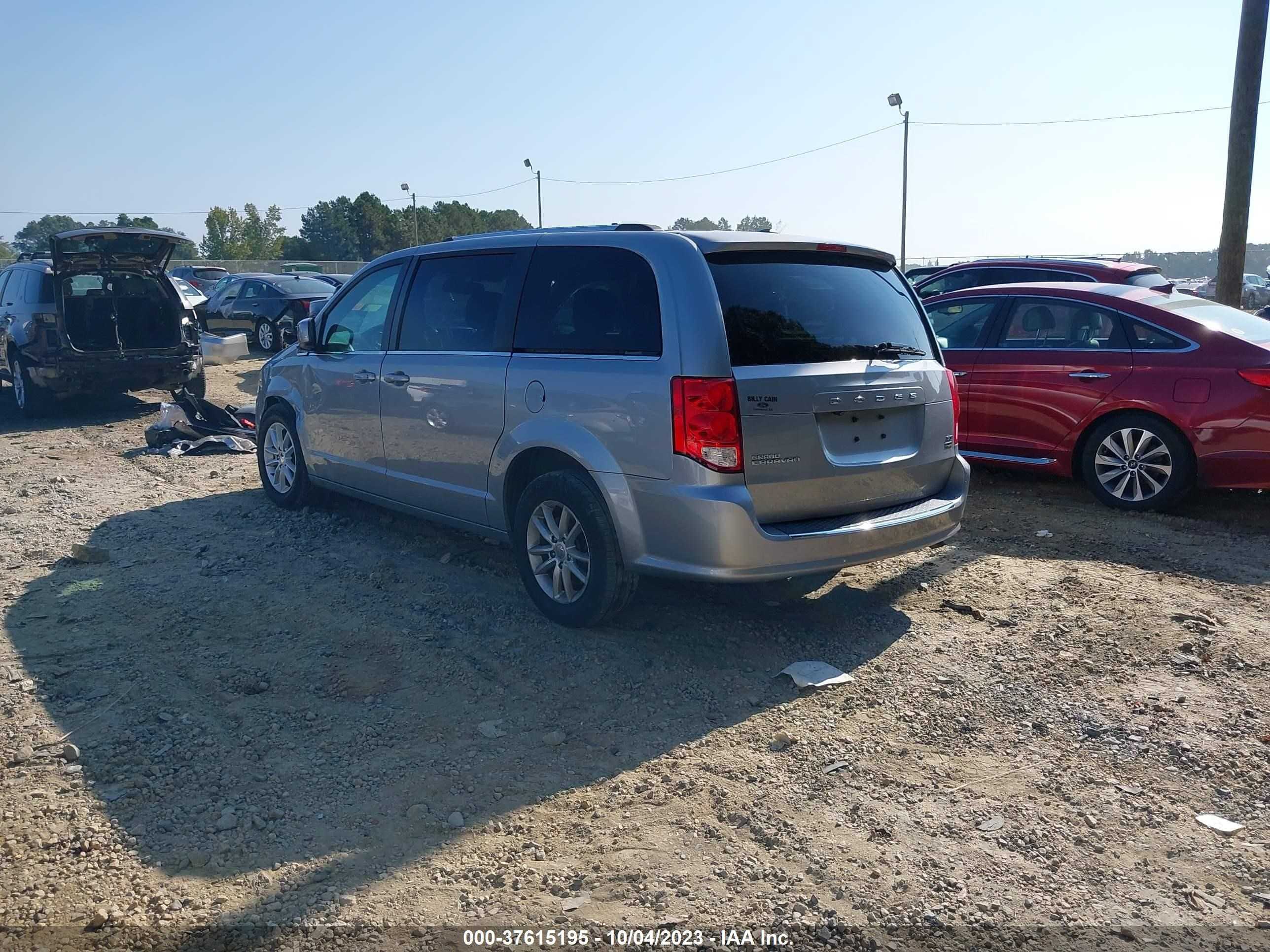 Photo 2 VIN: 2C4RDGCG4KR661570 - DODGE GRAND CARAVAN 