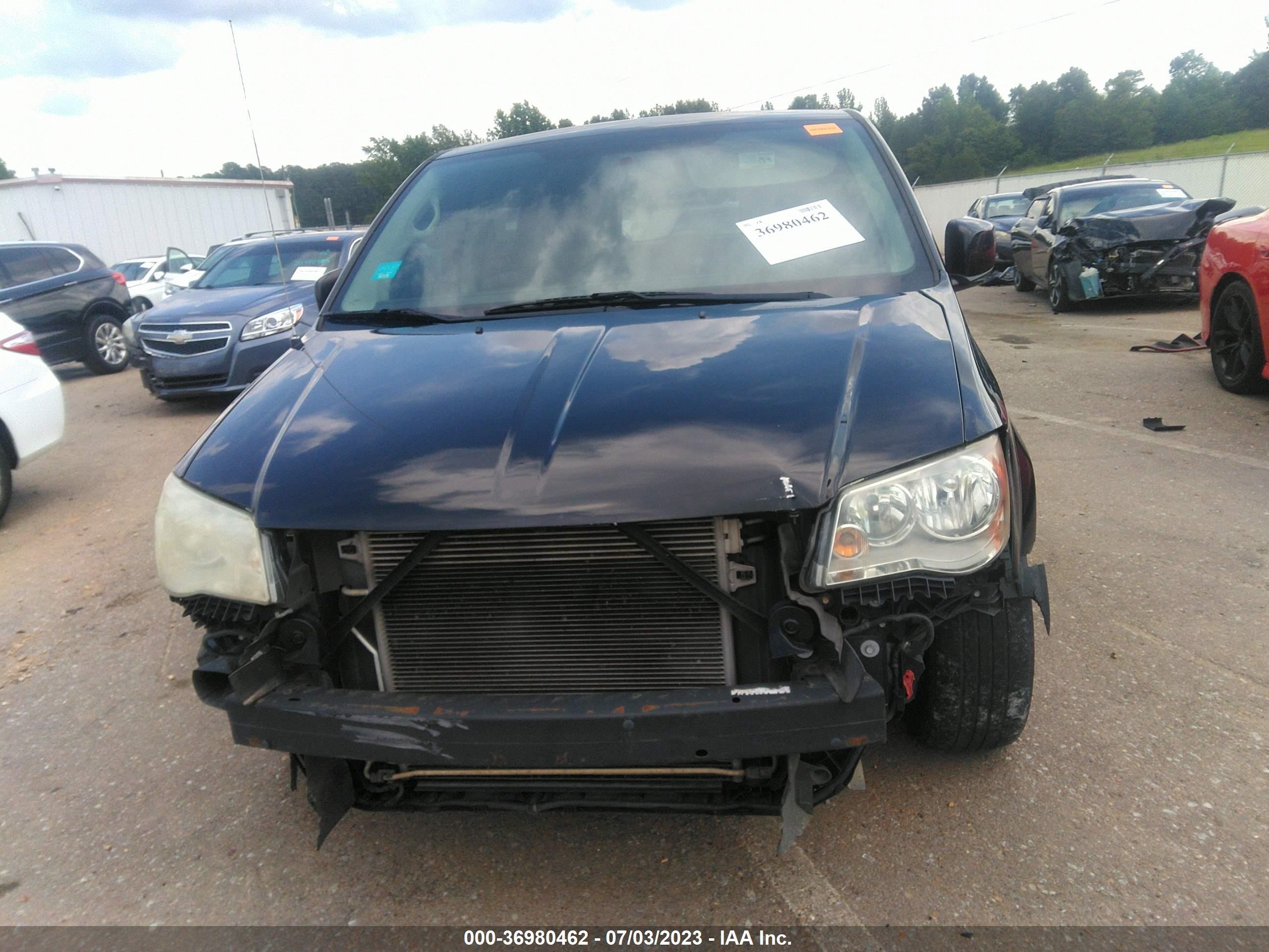 Photo 12 VIN: 2C4RDGCG5DR502642 - DODGE CARAVAN 