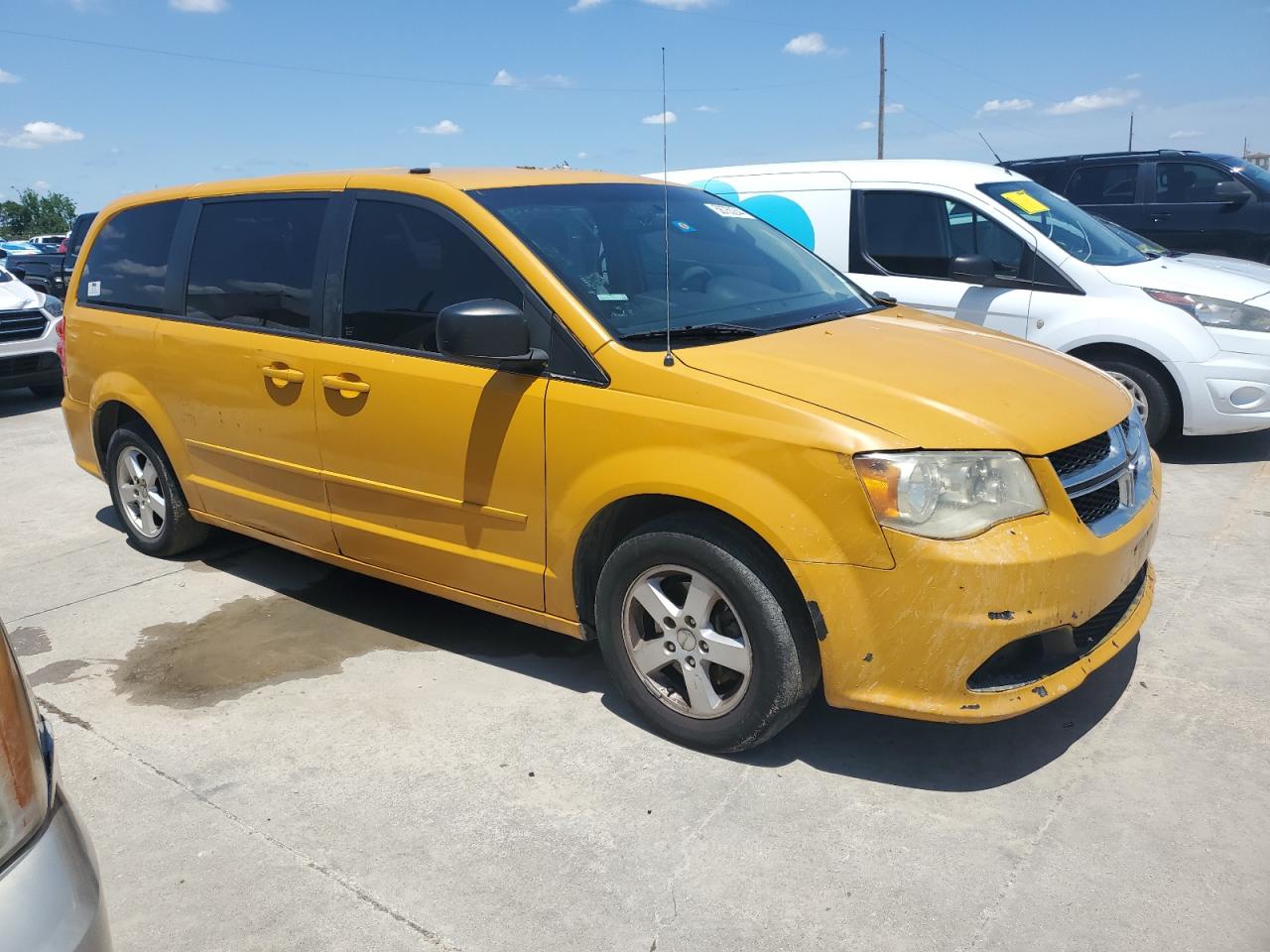 Photo 3 VIN: 2C4RDGCG5DR527895 - DODGE CARAVAN 