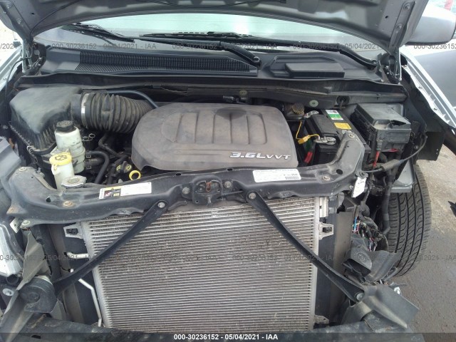 Photo 9 VIN: 2C4RDGCG5DR611389 - DODGE GRAND CARAVAN 