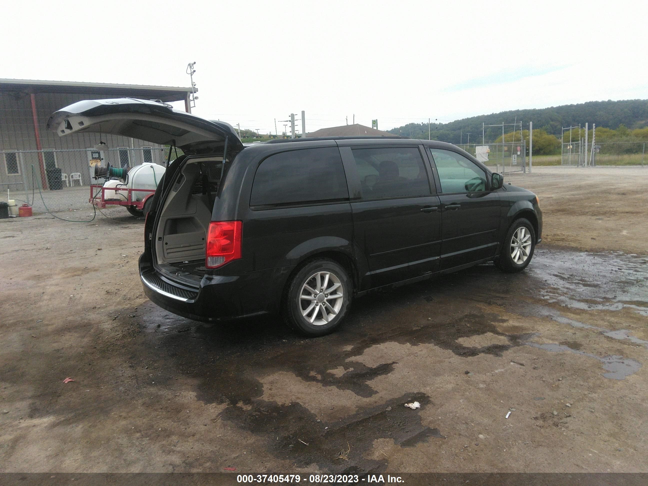 Photo 3 VIN: 2C4RDGCG5ER121195 - DODGE CARAVAN 