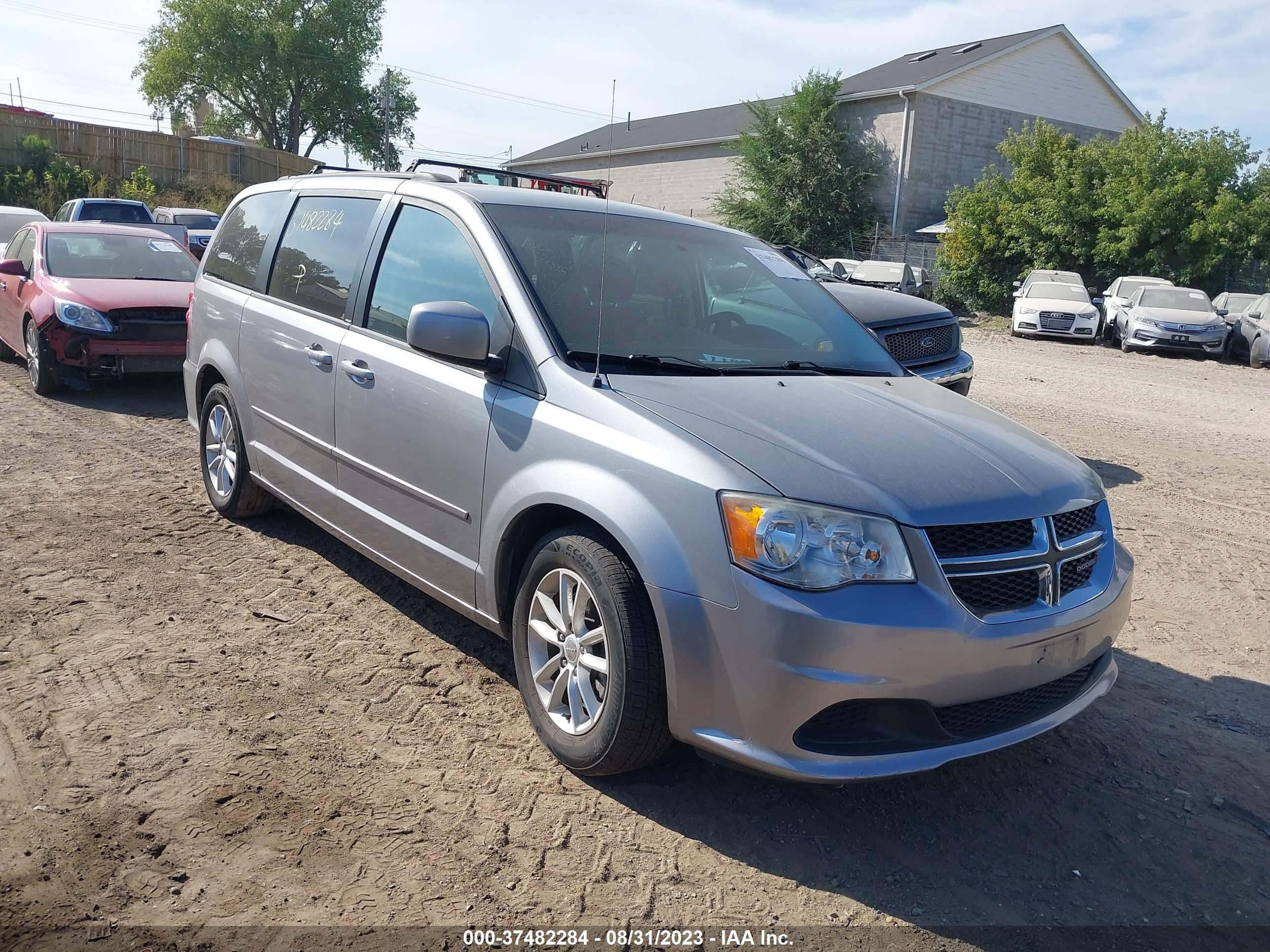 Photo 0 VIN: 2C4RDGCG5ER123139 - DODGE CARAVAN 